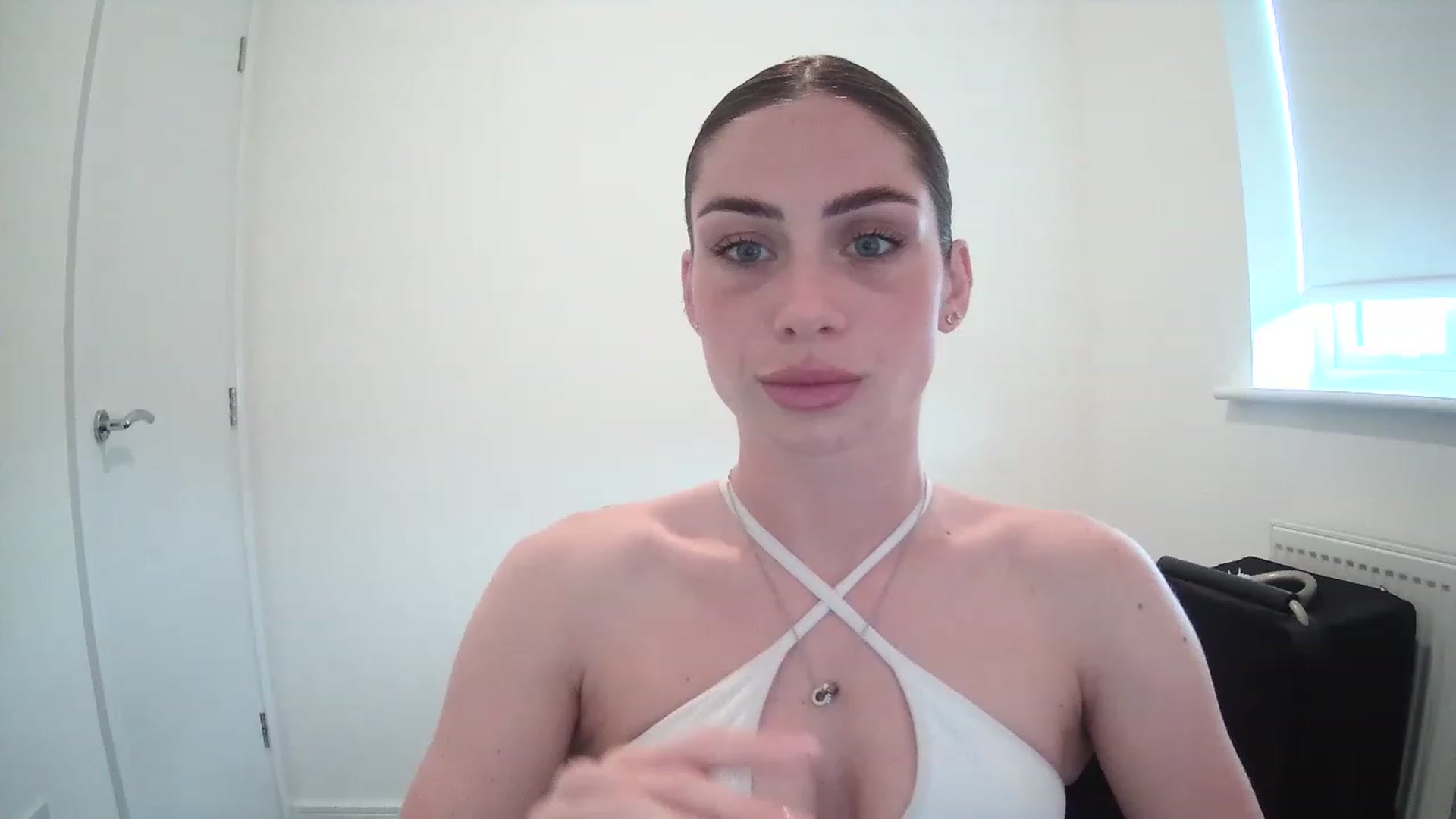 Gallery image thumbnail from BellaB_'s myfreecams stream on, 05/05/2023, 14:49 image 8 of 20