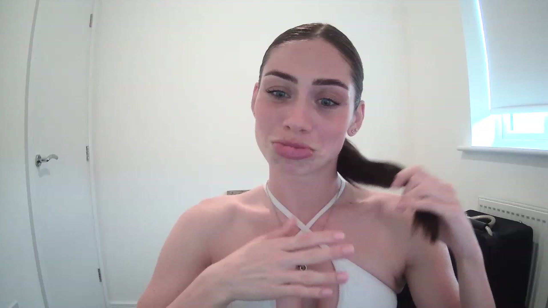Gallery image thumbnail from BellaB_'s myfreecams stream on, 05/05/2023, 14:49 image 1 of 20