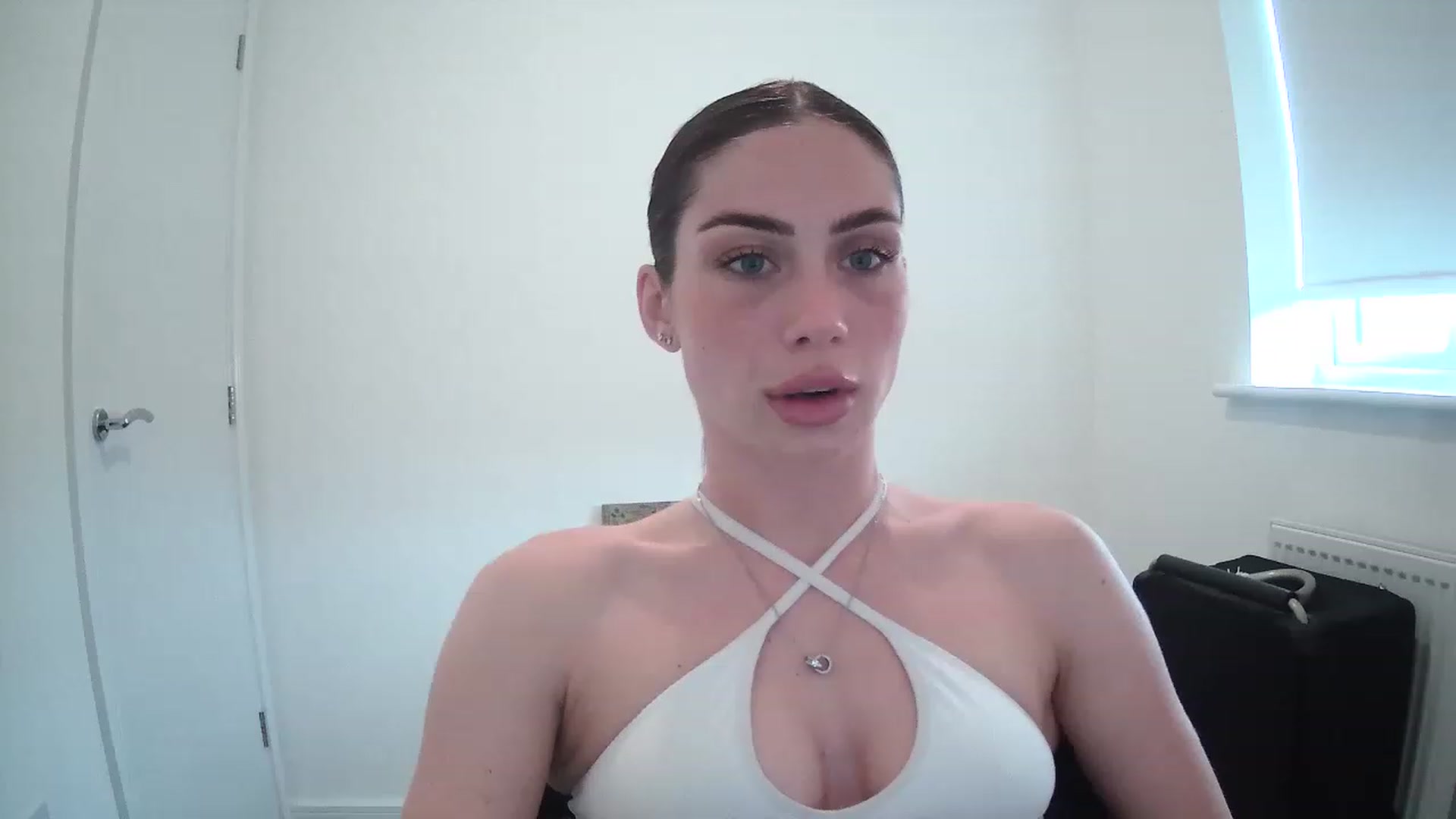 Gallery image thumbnail from BellaB_'s myfreecams stream on, 05/05/2023, 15:25 image 20 of 20