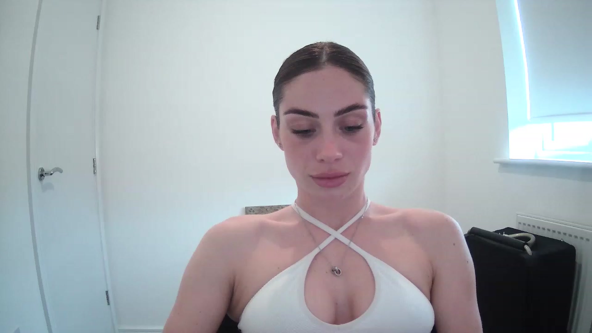 Gallery image thumbnail from BellaB_'s myfreecams stream on, 05/05/2023, 15:25 image 14 of 20