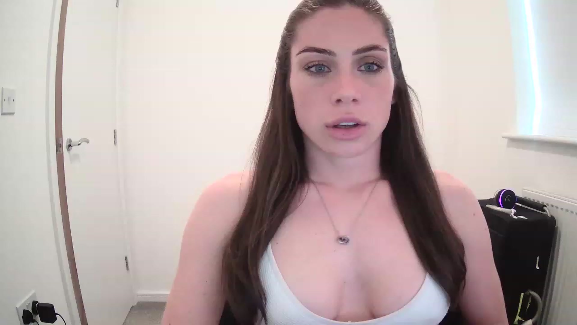 Gallery image thumbnail from BellaB_'s myfreecams stream on, 05/09/2023, 11:23 image 20 of 20