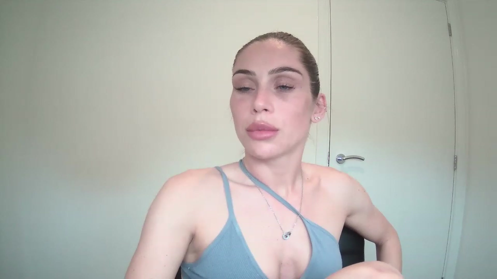 Gallery image thumbnail from BellaB_'s myfreecams stream on, 05/18/2023, 15:32 image 17 of 20