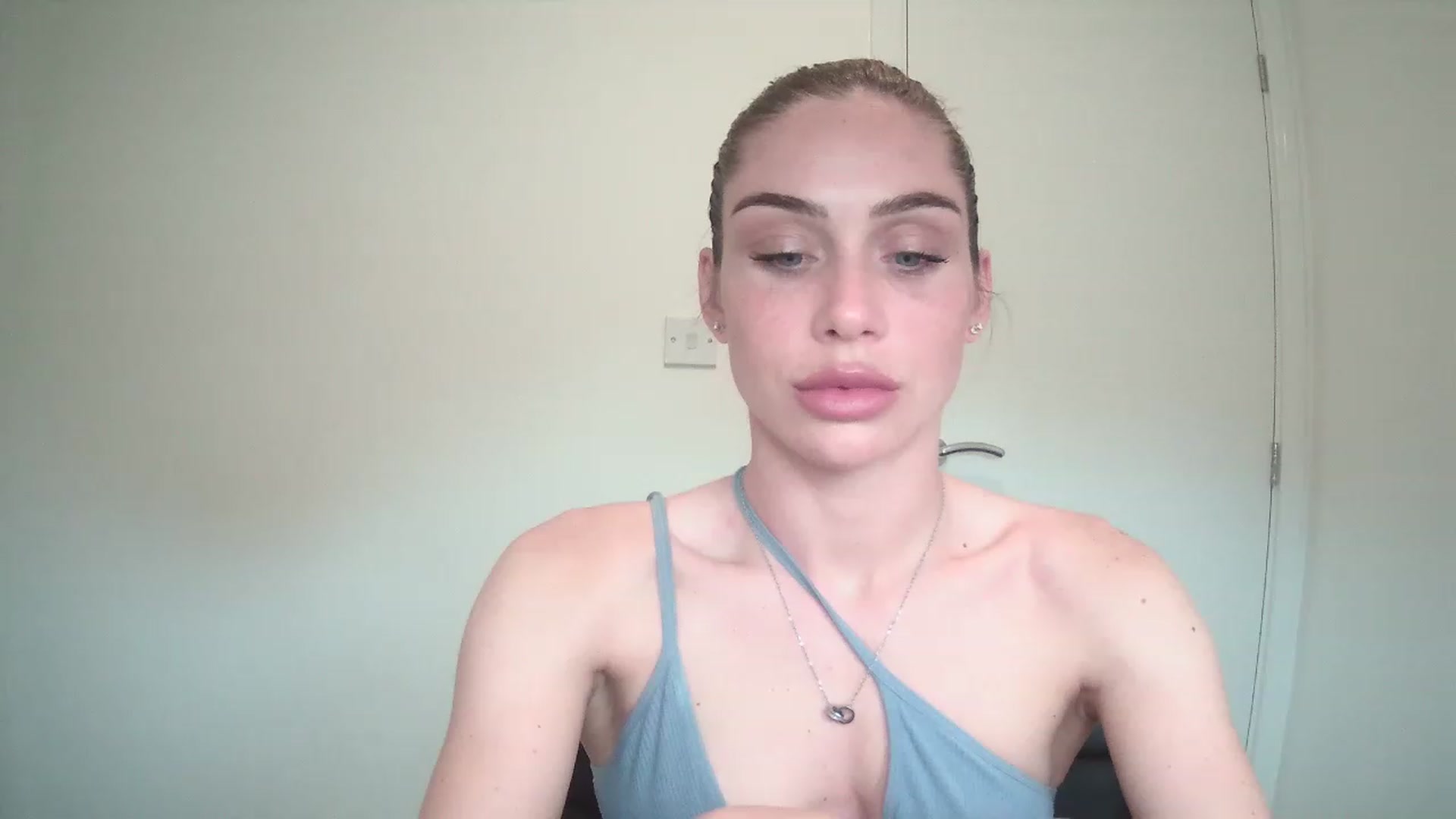 Gallery image thumbnail from BellaB_'s myfreecams stream on, 05/18/2023, 15:32 image 7 of 20