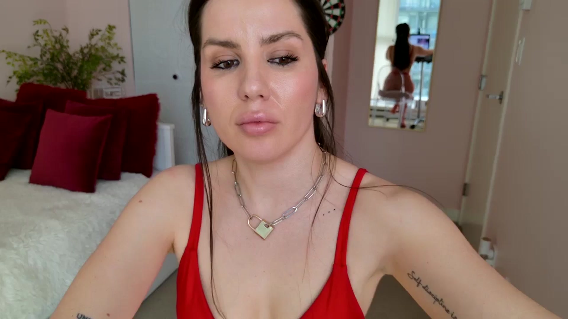 Gallery image thumbnail from BellaBaxter's myfreecams stream on, 03/19/2025, 01:06 image 18 of 20