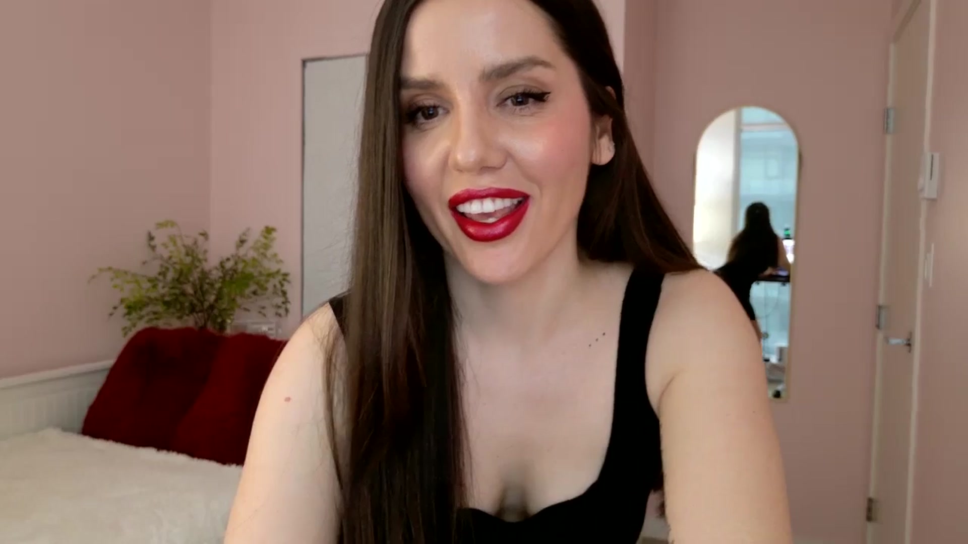 Gallery image thumbnail from BellaBaxter's myfreecams stream on, 03/24/2025, 24:49 image 17 of 20