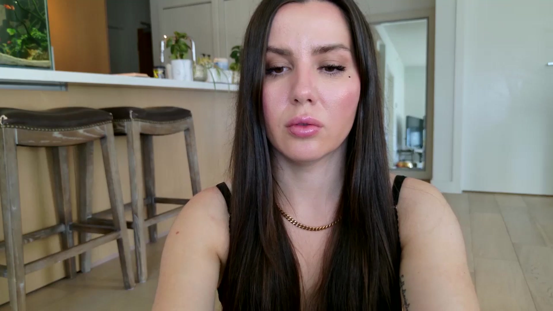 Gallery image thumbnail from BellaBaxter's myfreecams stream on, 05/15/2025, 24:27 image 19 of 20