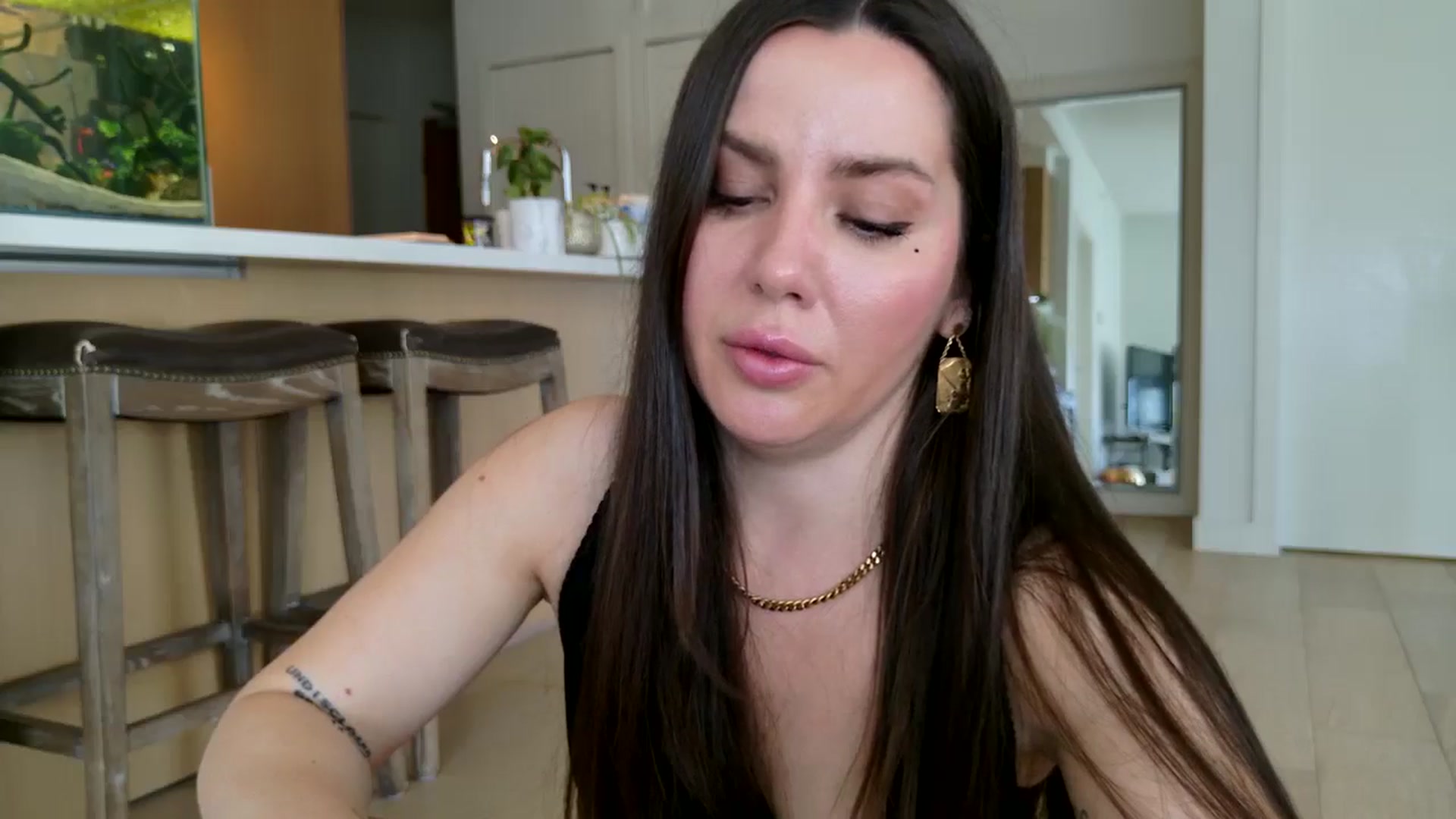 Gallery image thumbnail from BellaBaxter's myfreecams stream on, 05/15/2025, 24:27 image 15 of 20