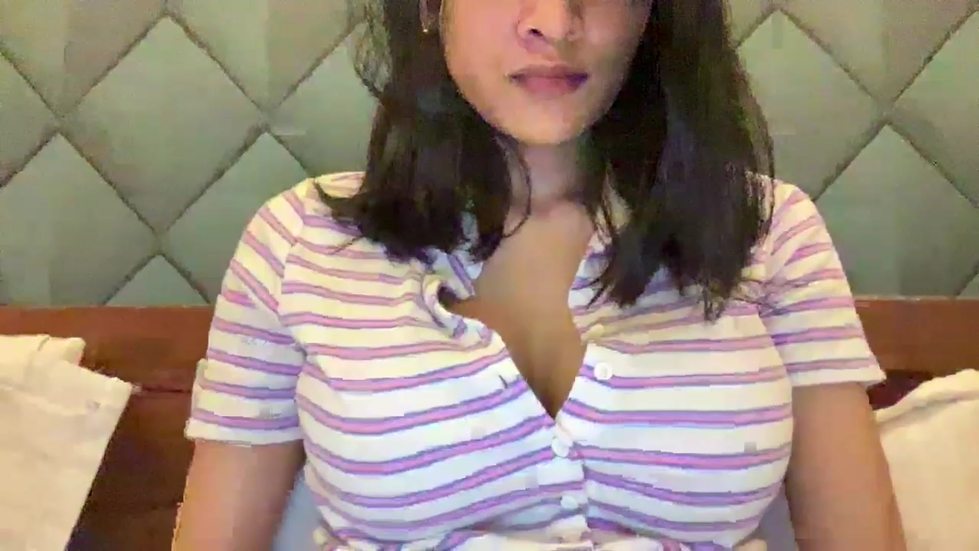 Gallery image thumbnail from BellaChill's myfreecams stream on, 06/18/2023, 23:33 image 4 of 20