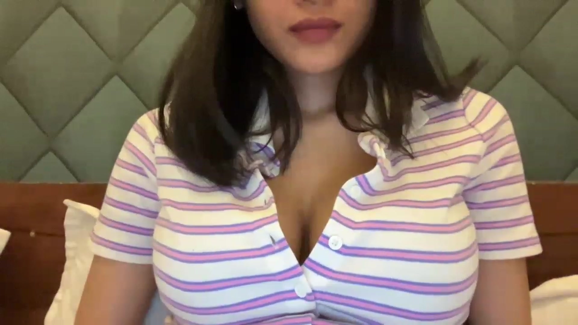 Gallery image thumbnail from BellaChill's myfreecams stream on, 06/18/2023, 23:33 image 15 of 20