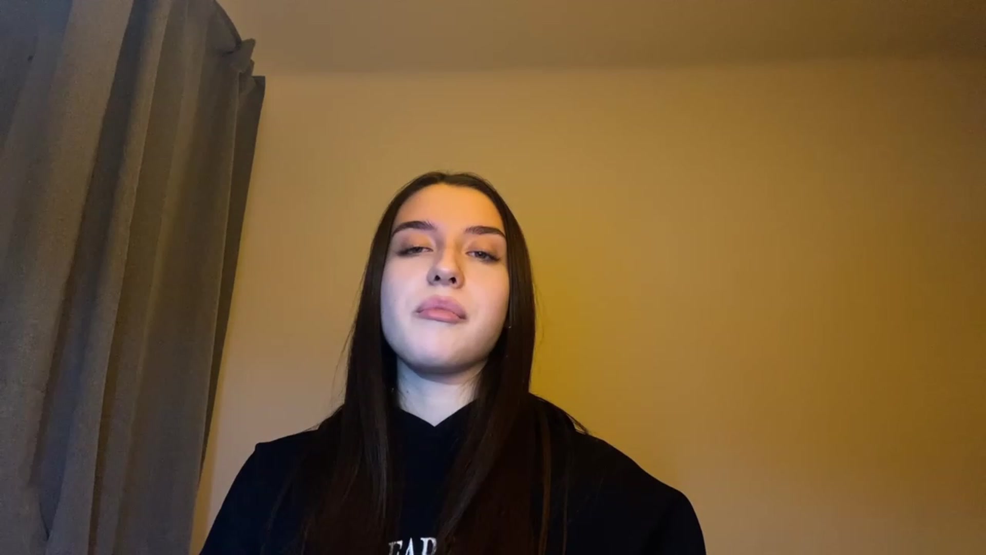 Gallery image thumbnail from BellaCullen's myfreecams stream on, 12/05/2023, 20:14 image 16 of 20