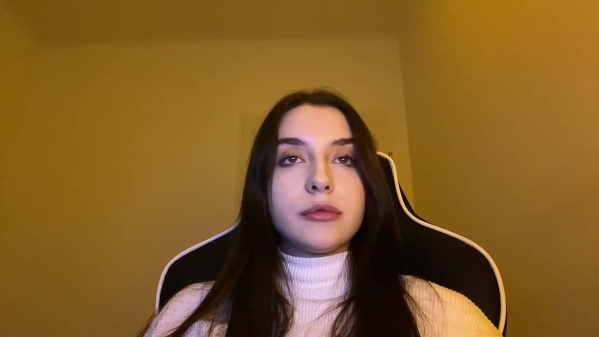 Gallery image thumbnail from BellaCullen's myfreecams stream on, 12/13/2023, 21:55 image 2 of 20