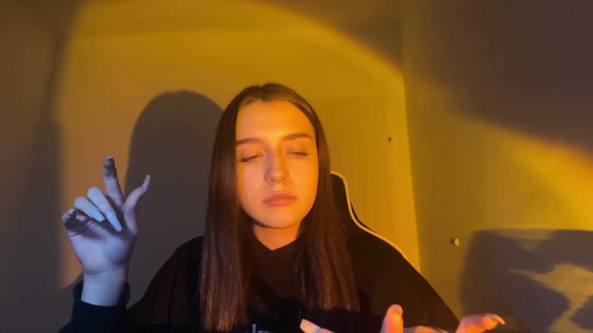 Gallery image thumbnail from BellaCullen's myfreecams stream on, 01/11/2024, 20:51 image 3 of 20
