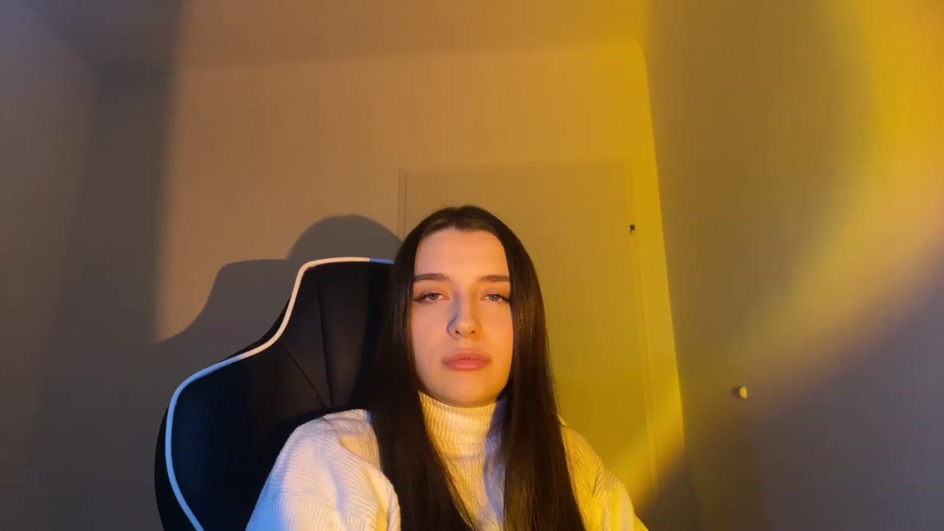 Gallery image thumbnail from BellaCullen's myfreecams stream on, 01/14/2024, 21:46 image 19 of 20