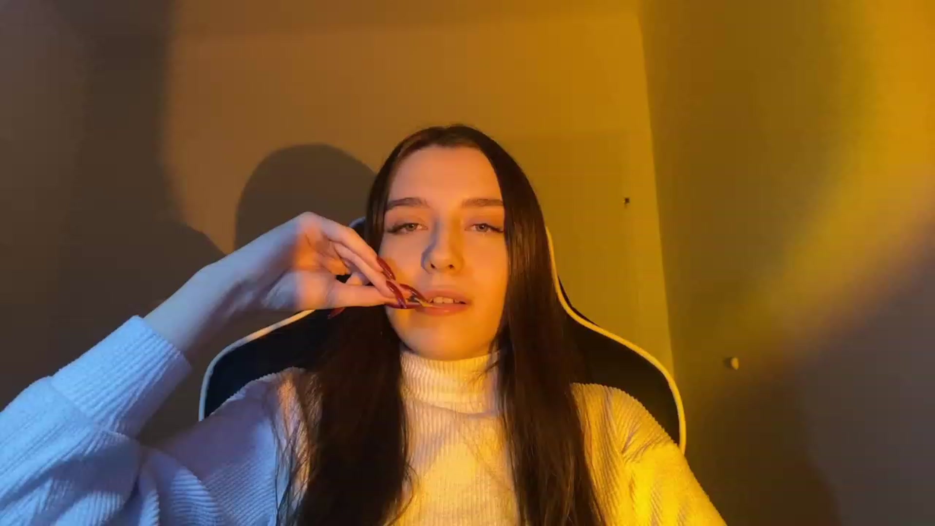 Gallery image thumbnail from BellaCullen's myfreecams stream on, 01/14/2024, 21:46 image 13 of 20