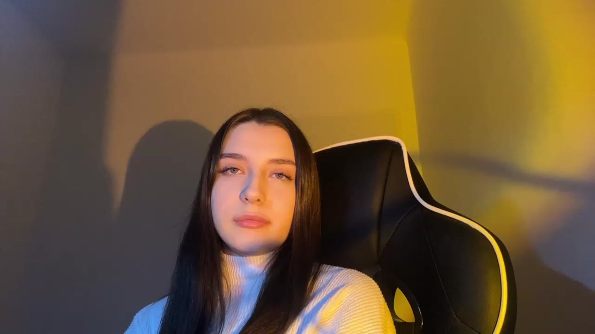 Gallery image thumbnail from BellaCullen's myfreecams stream on, 01/14/2024, 21:46 image 7 of 20