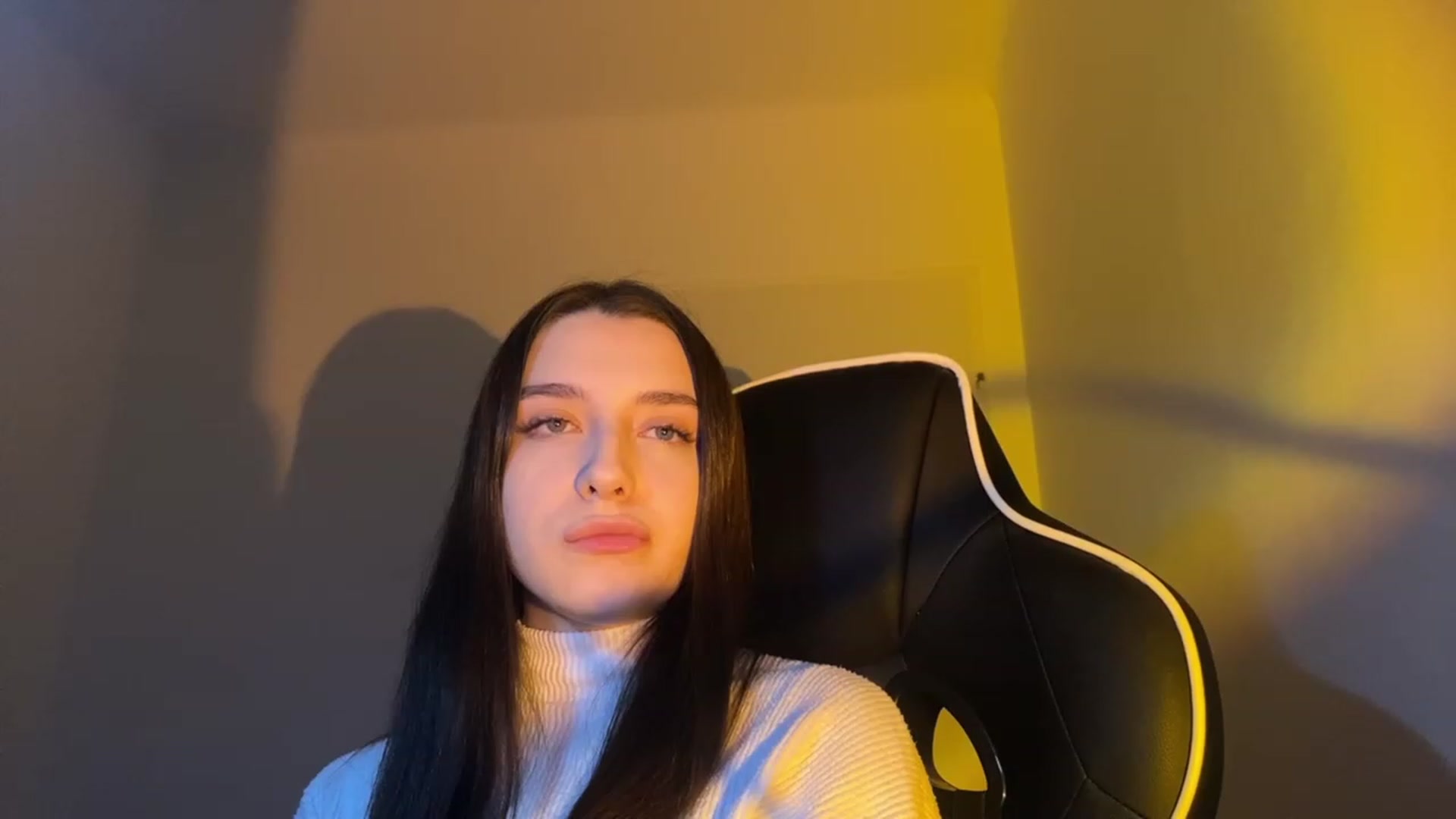 Gallery image thumbnail from BellaCullen's myfreecams stream on, 01/14/2024, 21:46 image 8 of 20