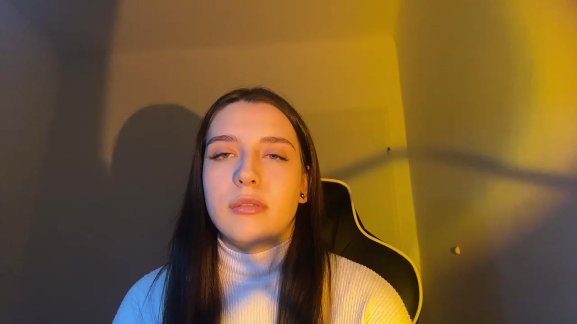Gallery image thumbnail from BellaCullen's myfreecams stream on, 01/14/2024, 21:46 image 5 of 20
