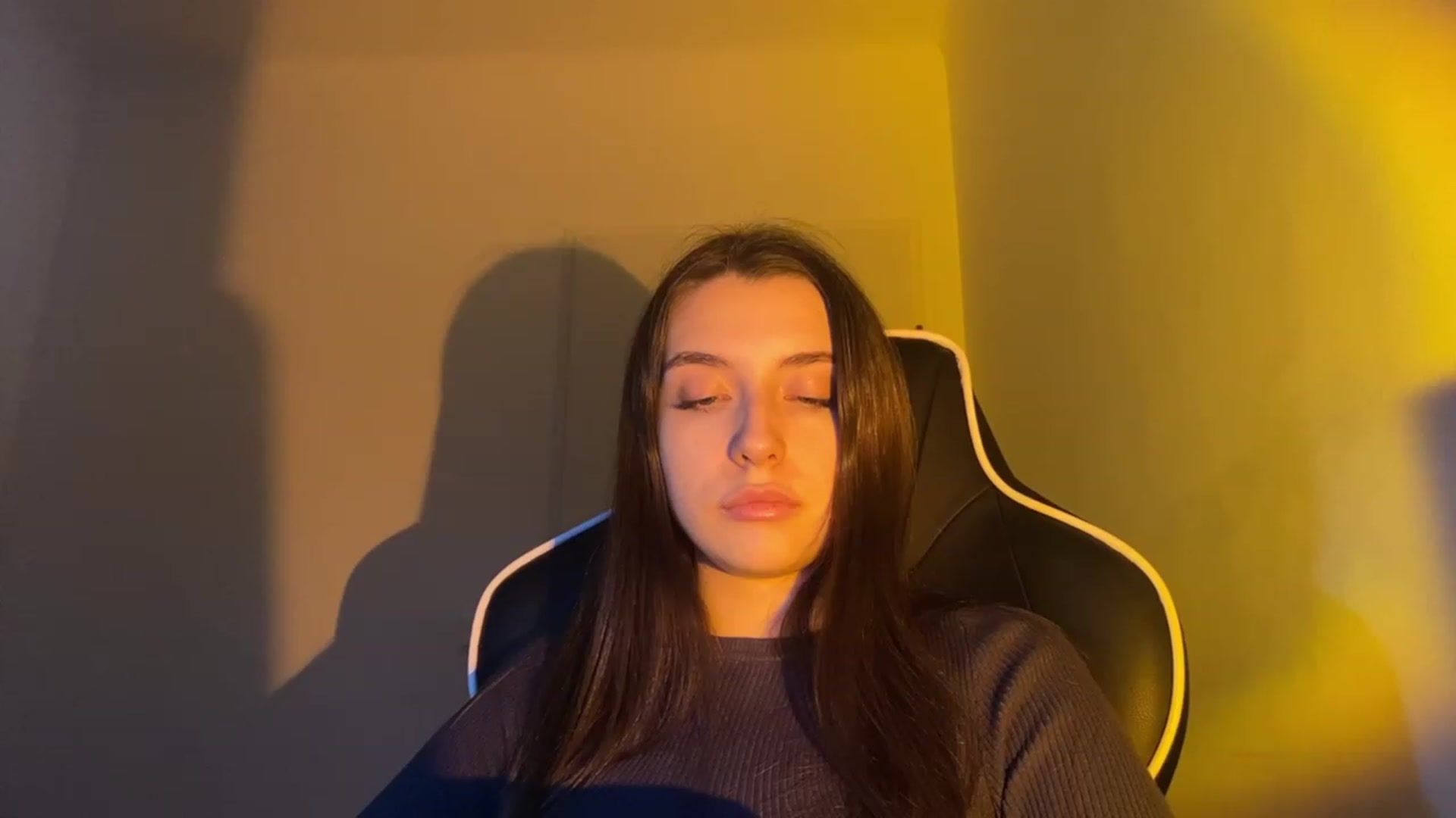 Gallery image thumbnail from BellaCullen's myfreecams stream on, 01/24/2024, 20:11 image 8 of 20