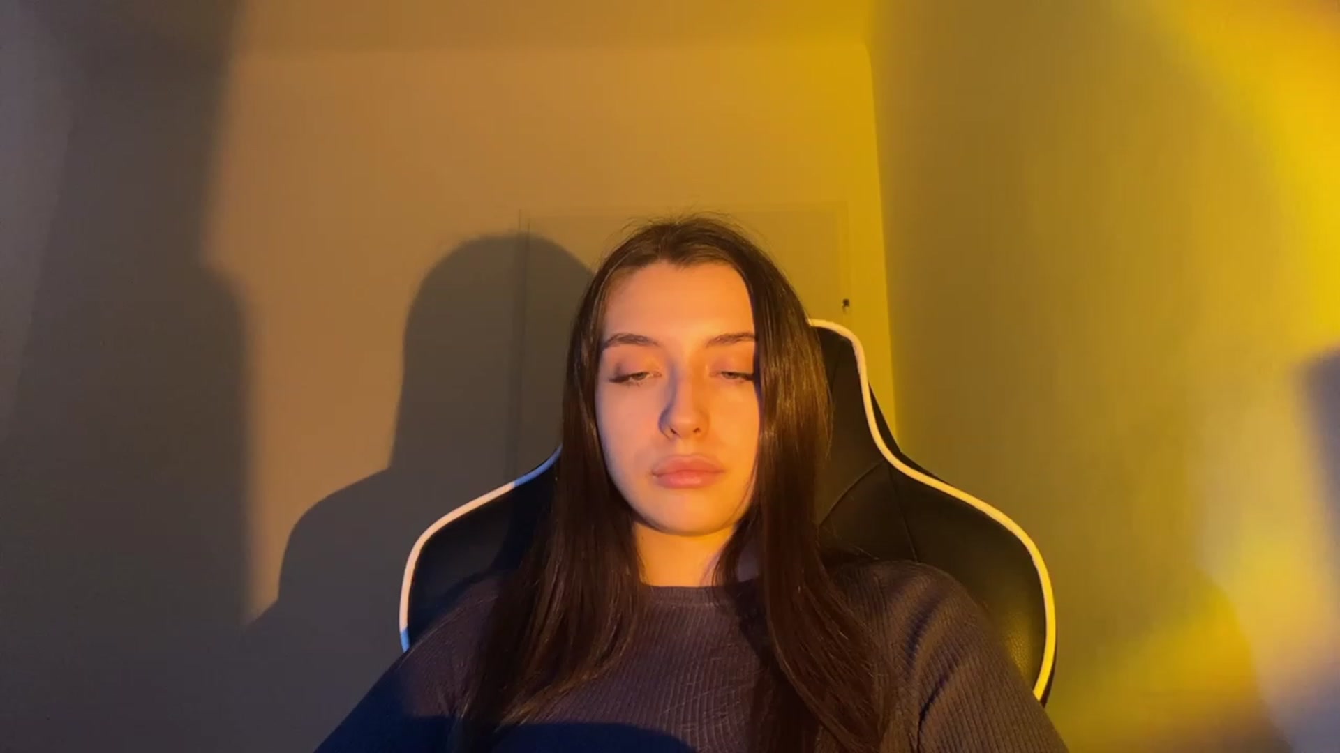 Gallery image thumbnail from BellaCullen's myfreecams stream on, 01/24/2024, 20:11 image 6 of 20