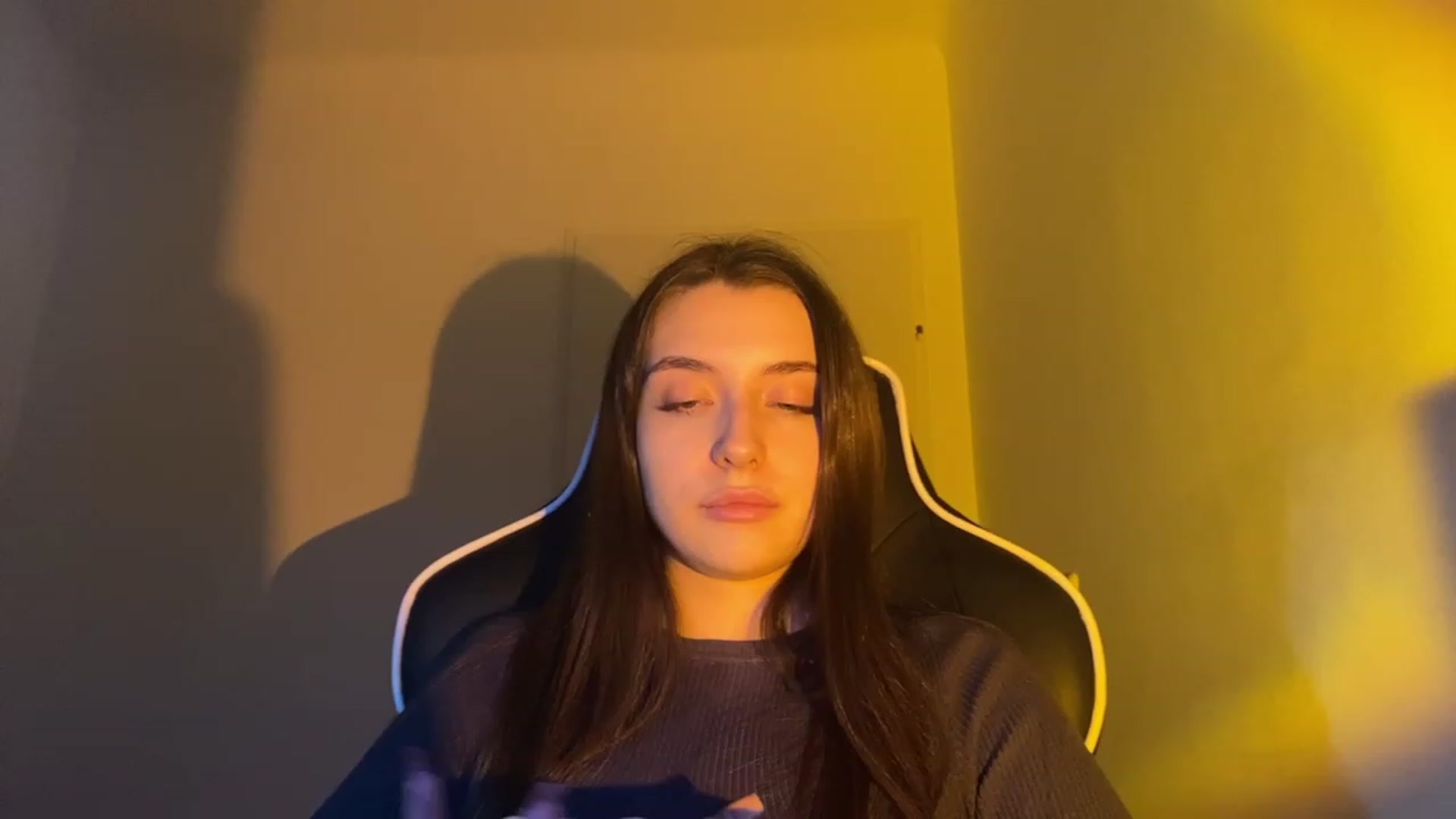 Gallery image thumbnail from BellaCullen's myfreecams stream on, 01/24/2024, 20:11 image 5 of 20
