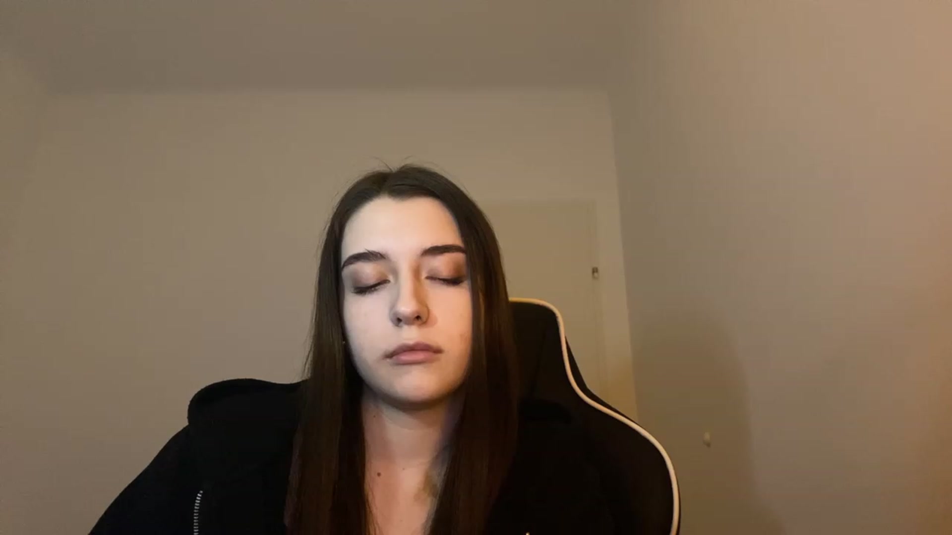 Gallery image thumbnail from BellaCullen's myfreecams stream on, 01/30/2024, 21:01 image 8 of 20