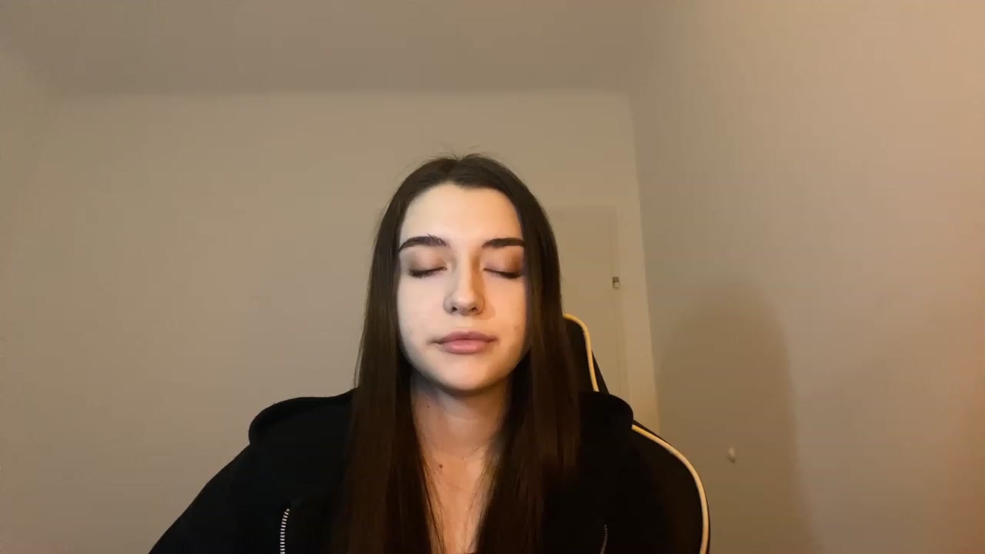 Gallery image thumbnail from BellaCullen's myfreecams stream on, 01/30/2024, 21:01 image 6 of 20