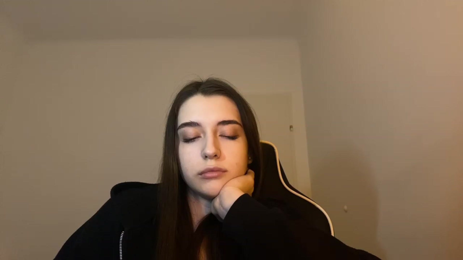 Gallery image thumbnail from BellaCullen's myfreecams stream on, 01/30/2024, 21:01 image 15 of 20