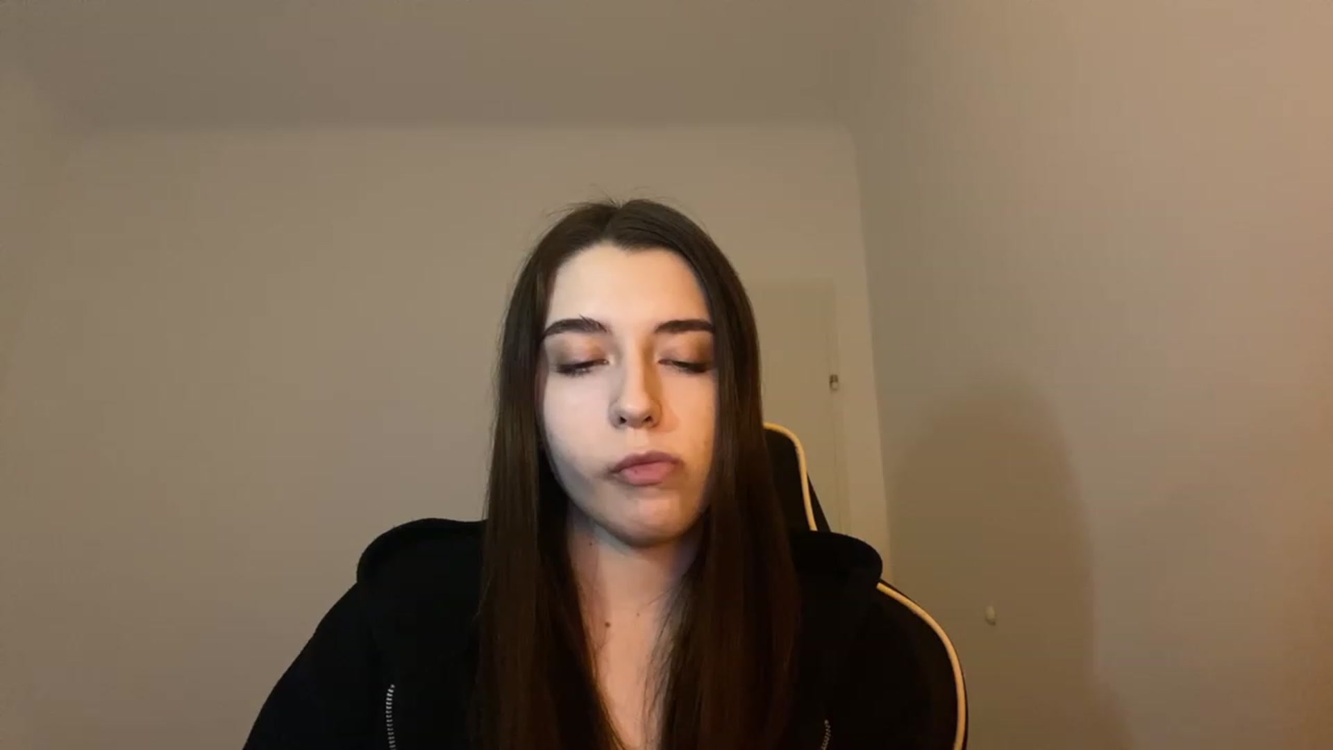 Gallery image thumbnail from BellaCullen's myfreecams stream on, 01/30/2024, 21:01 image 2 of 20