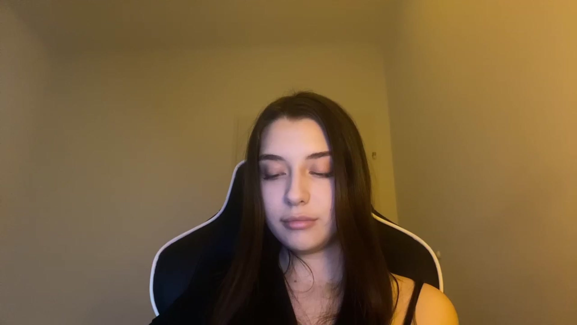 Gallery image thumbnail from BellaCullen's myfreecams stream on, 02/01/2024, 21:43 image 15 of 20