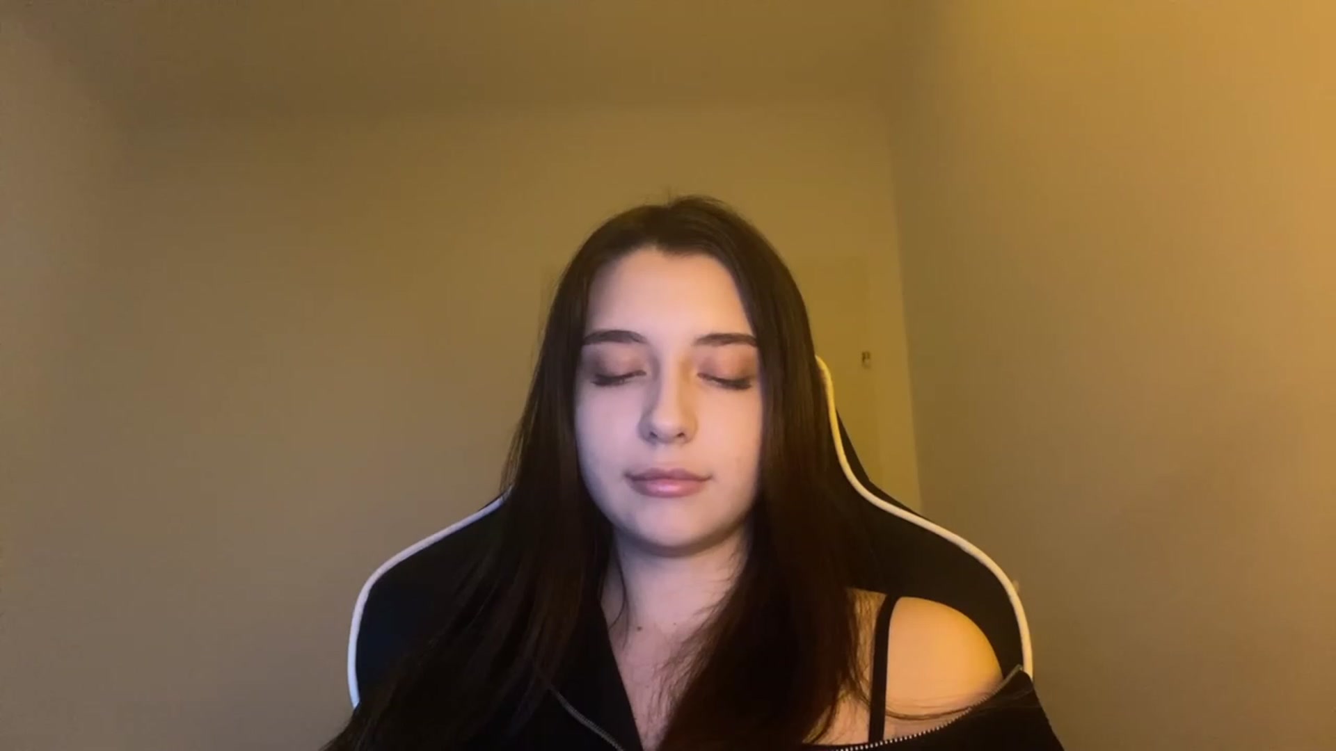 Gallery image thumbnail from BellaCullen's myfreecams stream on, 02/01/2024, 21:43 image 7 of 20