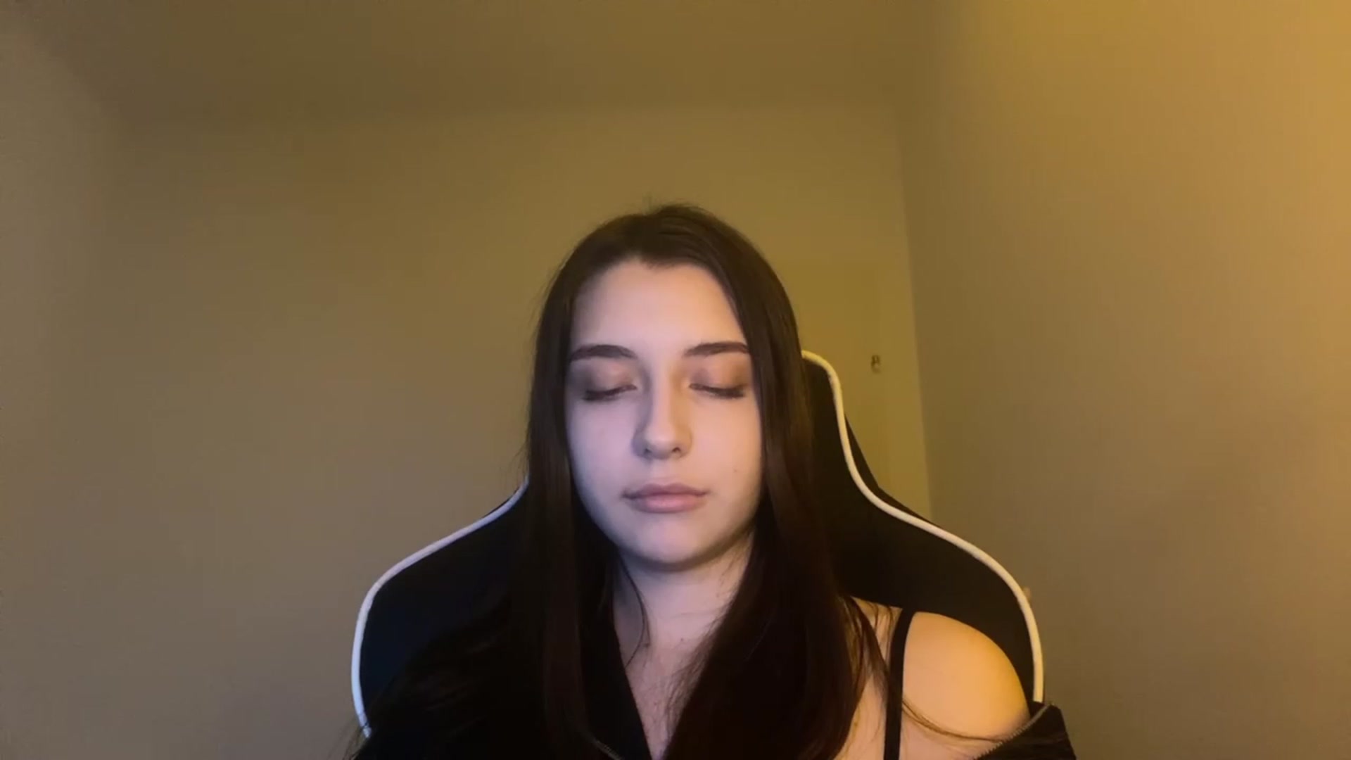 Gallery image thumbnail from BellaCullen's myfreecams stream on, 02/01/2024, 21:43 image 10 of 20