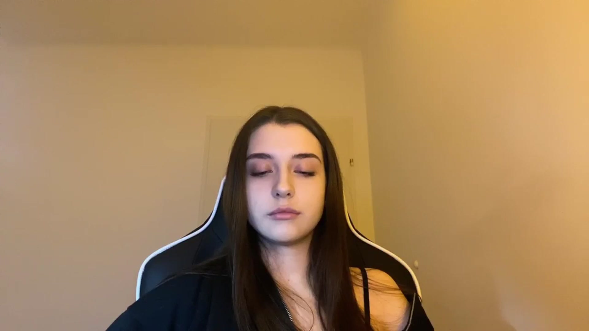 Gallery image thumbnail from BellaCullen's myfreecams stream on, 02/02/2024, 22:24 image 3 of 20