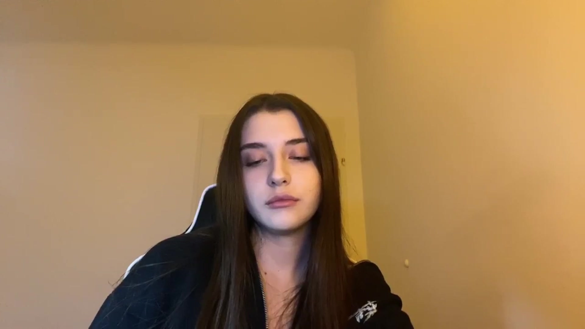 Gallery image thumbnail from BellaCullen's myfreecams stream on, 02/02/2024, 22:24 image 12 of 20