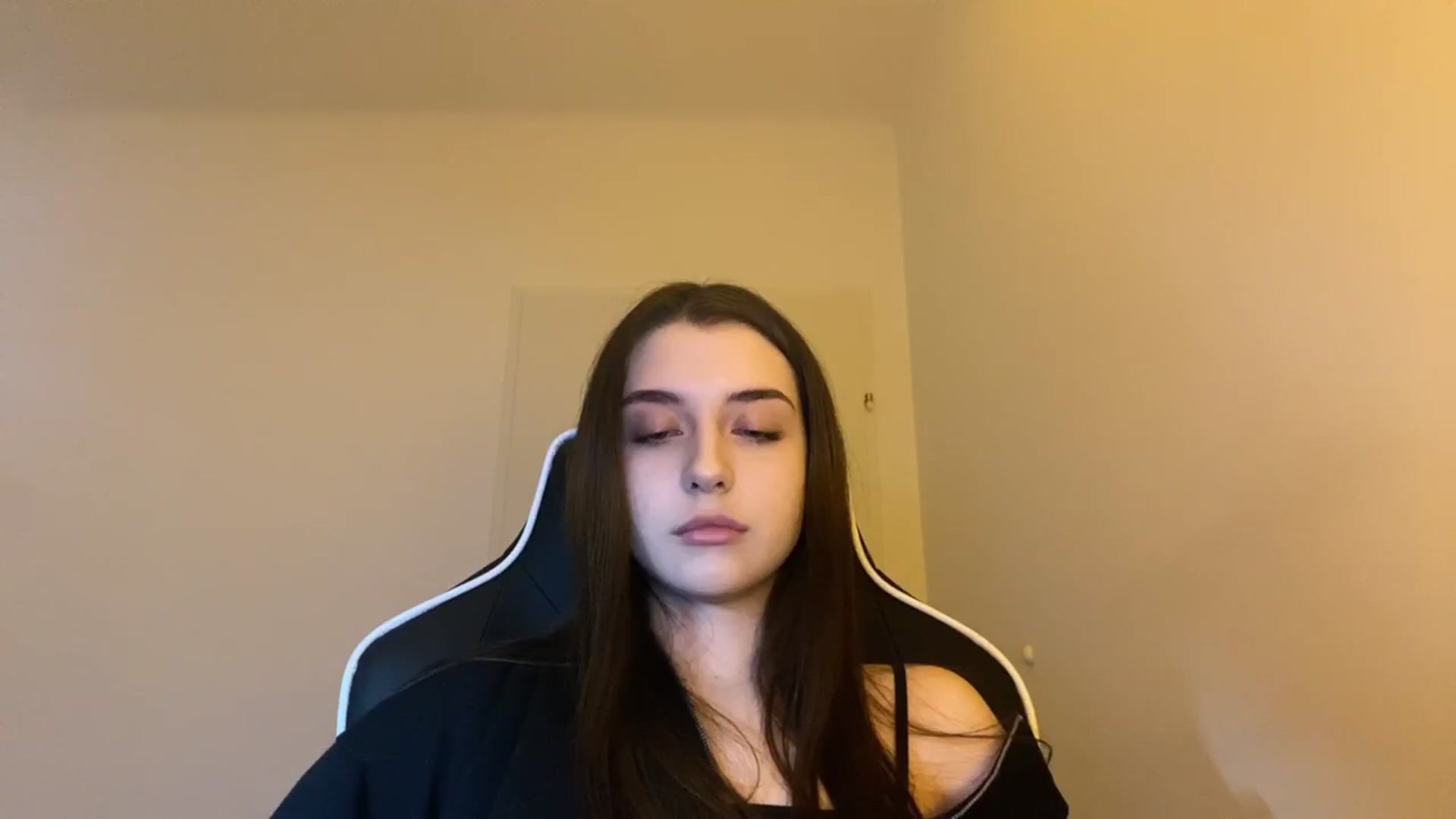 Gallery image thumbnail from BellaCullen's myfreecams stream on, 02/02/2024, 22:24 image 4 of 20