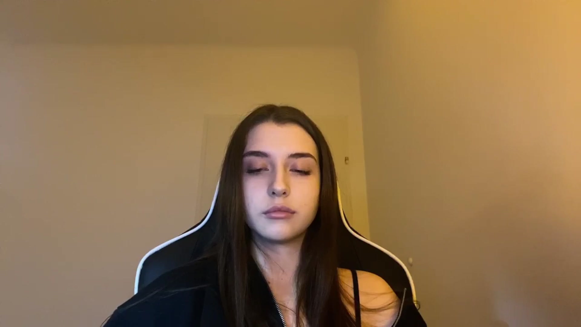 Gallery image thumbnail from BellaCullen's myfreecams stream on, 02/02/2024, 22:24 image 6 of 20