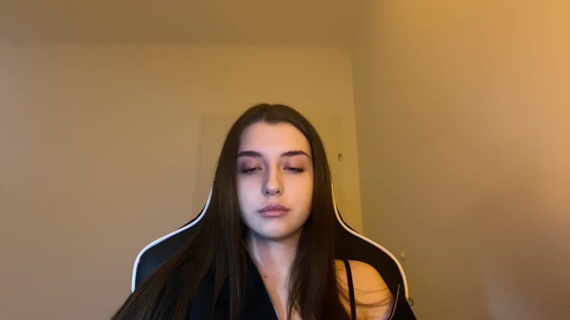 Gallery image thumbnail from BellaCullen's myfreecams stream on, 02/02/2024, 22:24 image 8 of 20