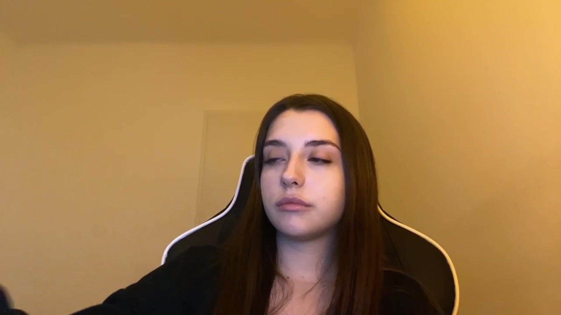 Gallery image thumbnail from BellaCullen's myfreecams stream on, 02/11/2024, 21:16 image 7 of 20