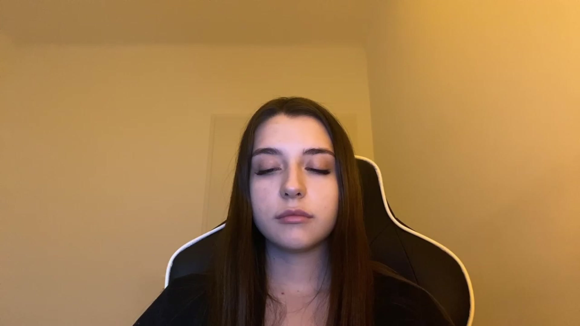 Gallery image thumbnail from BellaCullen's myfreecams stream on, 02/11/2024, 21:16 image 8 of 20
