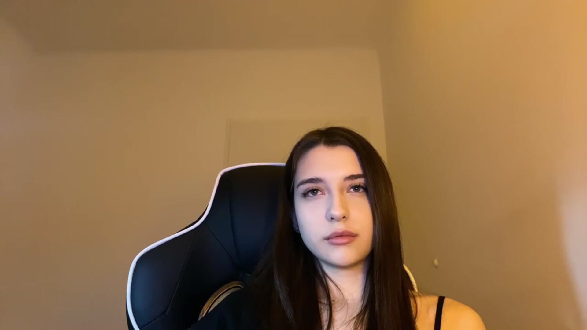 Gallery image thumbnail from BellaCullen's myfreecams stream on, 02/13/2024, 22:04 image 7 of 20