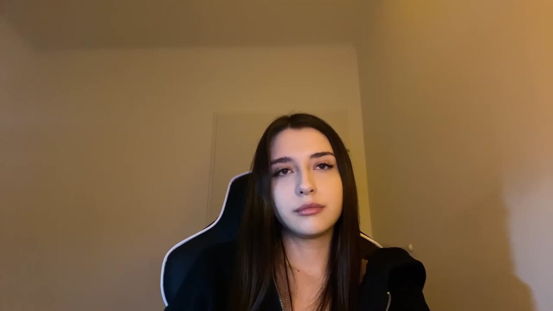Gallery image thumbnail from BellaCullen's myfreecams stream on, 02/13/2024, 22:04 image 12 of 20