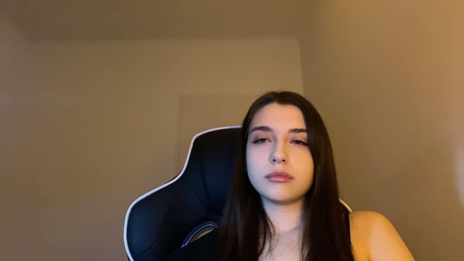 Gallery image thumbnail from BellaCullen's myfreecams stream on, 02/13/2024, 22:04 image 1 of 20