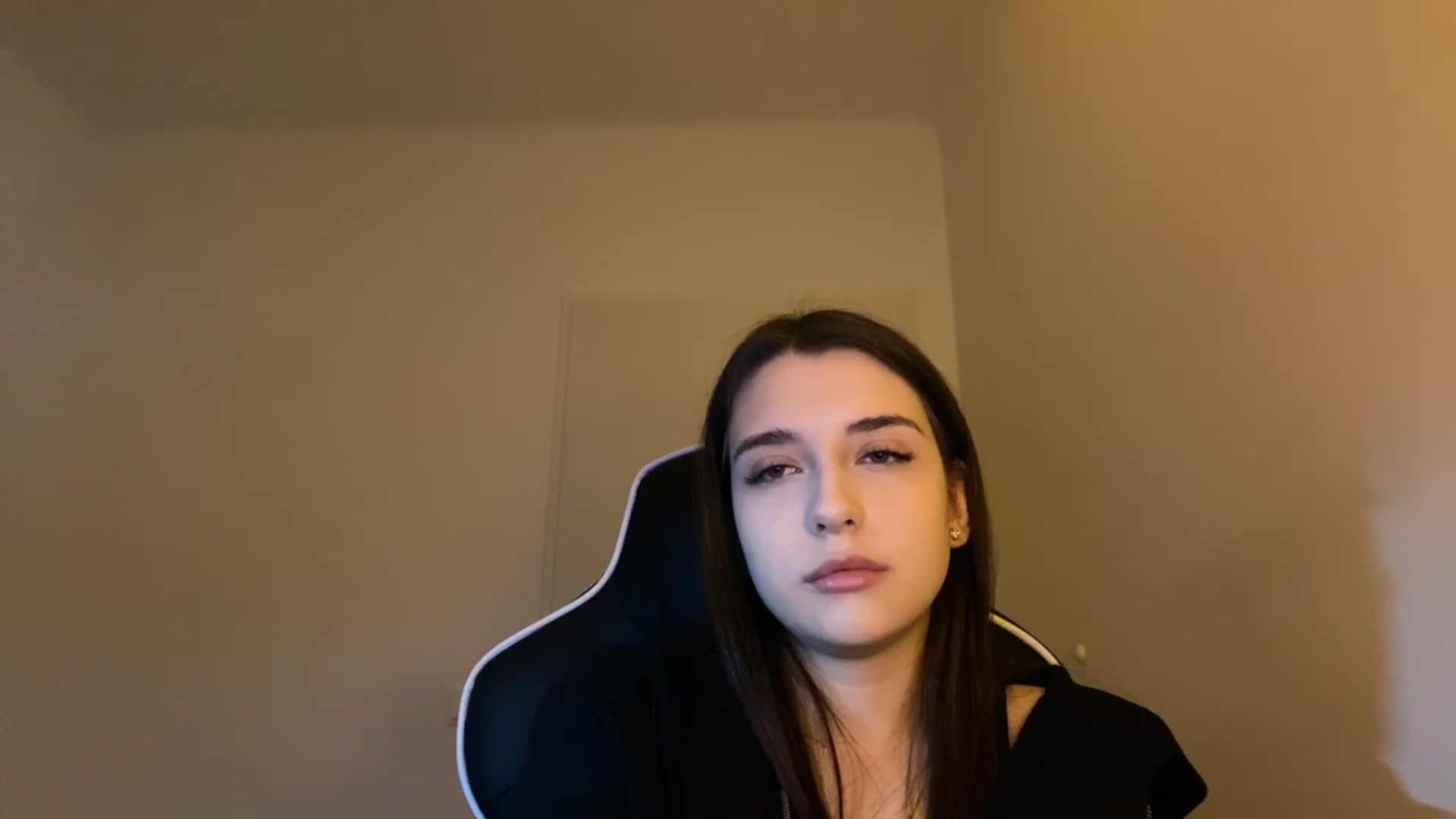 Gallery image thumbnail from BellaCullen's myfreecams stream on, 02/13/2024, 22:04 image 17 of 20