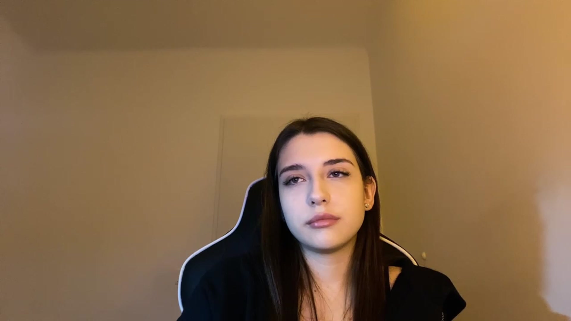 Gallery image thumbnail from BellaCullen's myfreecams stream on, 02/13/2024, 22:04 image 15 of 20
