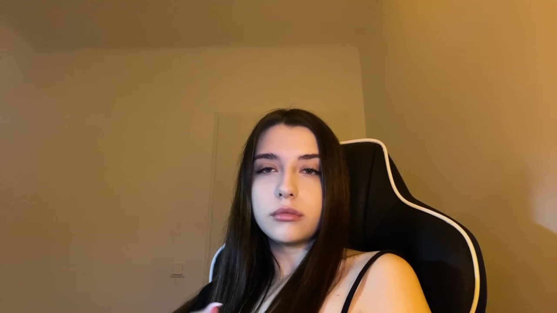 Gallery image thumbnail from BellaCullen's myfreecams stream on, 02/13/2024, 22:04 image 10 of 20