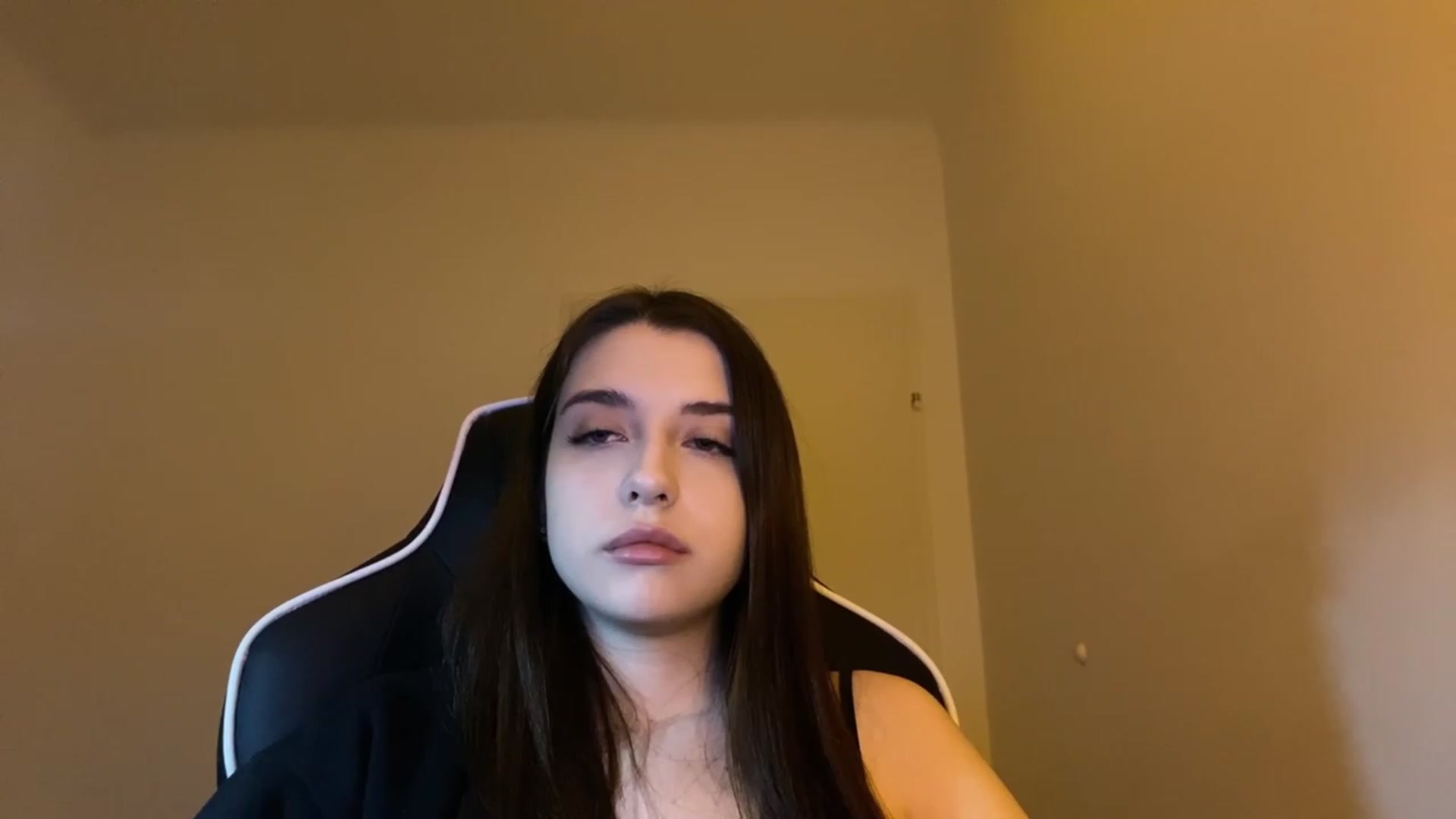 Gallery image thumbnail from BellaCullen's myfreecams stream on, 02/13/2024, 22:04 image 2 of 20