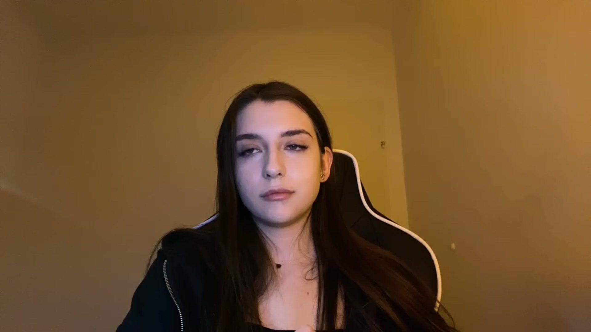 Gallery image thumbnail from BellaCullen's myfreecams stream on, 02/18/2024, 21:09 image 14 of 20