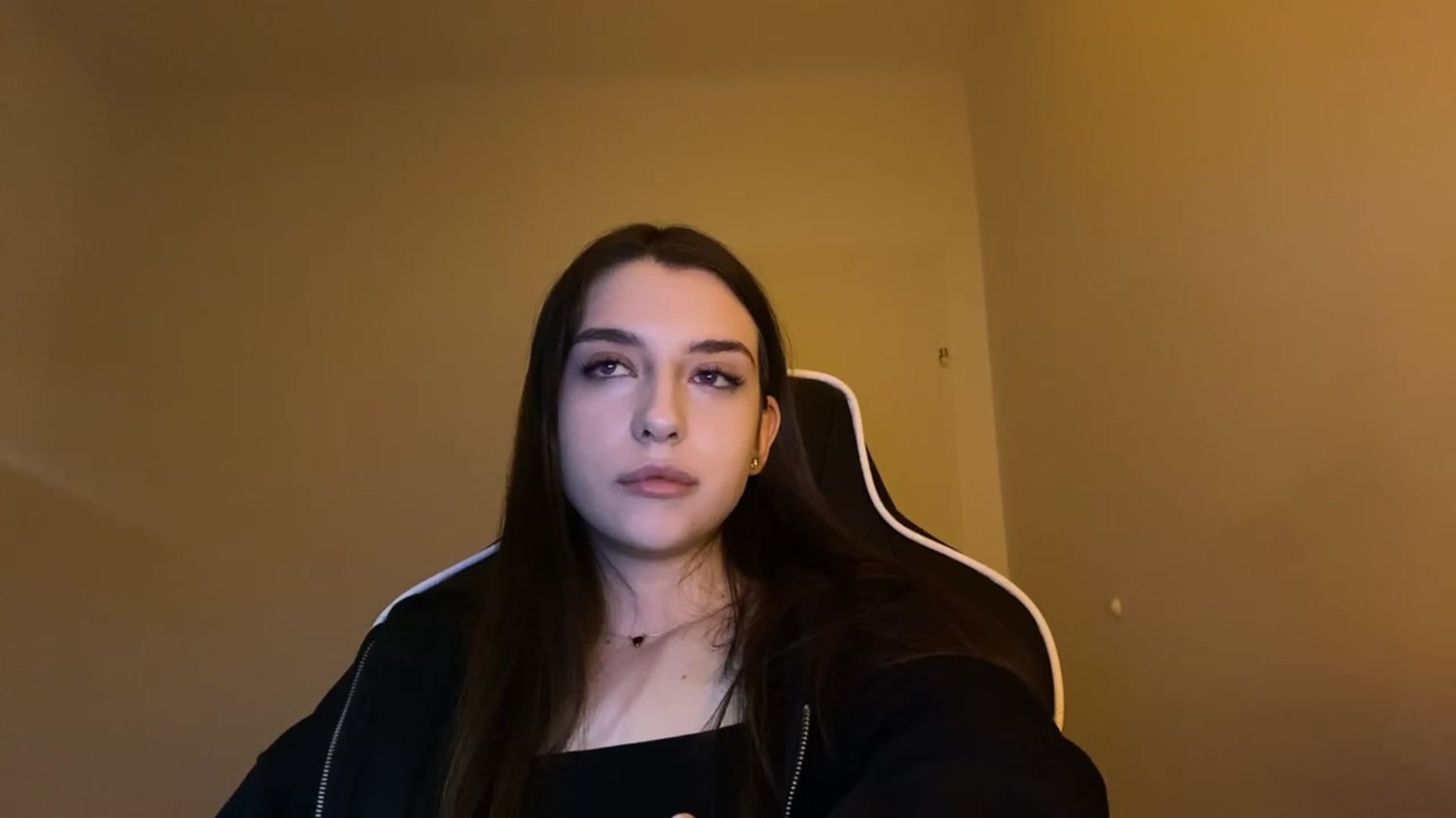 Gallery image thumbnail from BellaCullen's myfreecams stream on, 02/18/2024, 21:09 image 9 of 20