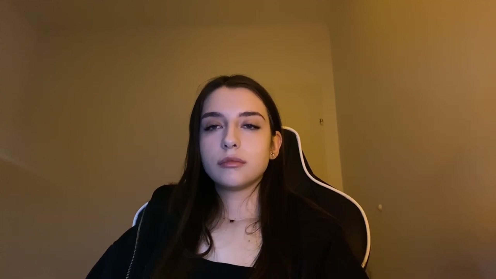 Gallery image thumbnail from BellaCullen's myfreecams stream on, 02/18/2024, 21:09 image 16 of 20
