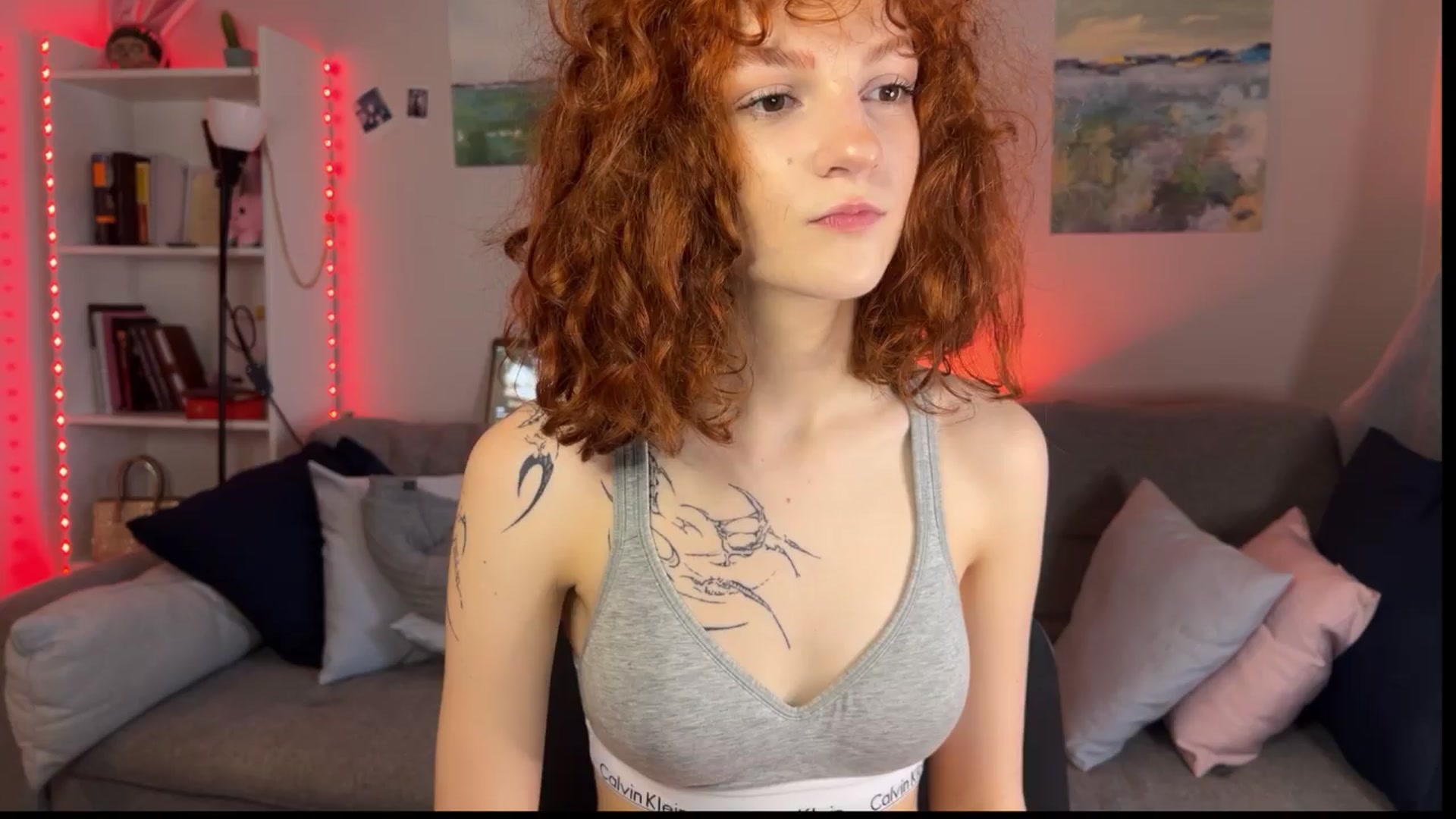Gallery image thumbnail from BellaCute's myfreecams stream on, 04/08/2024, 05:44 image 10 of 20