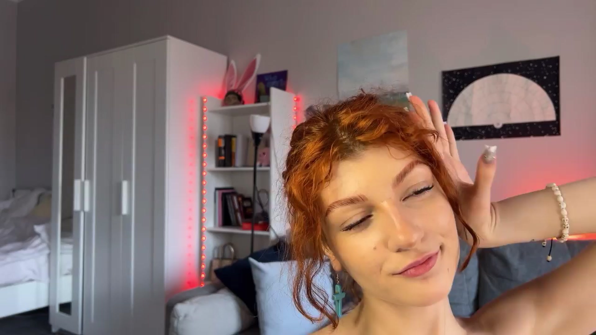 Gallery image thumbnail from BellaCute's myfreecams stream on, 04/10/2024, 05:31 image 12 of 20